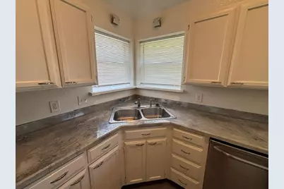 517 Meadowcrest Drive, Burleson, TX 76028 - Photo 11
