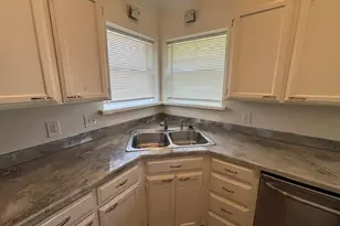 517 Meadowcrest Dr, Burleson, TX 76028 - Photo 11