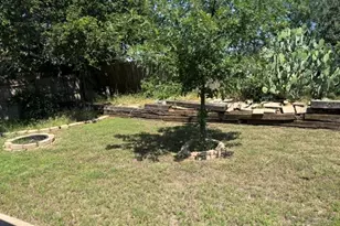 517 Meadowcrest Dr, Burleson, TX 76028 - Photo 23