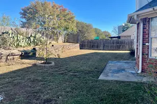 517 Meadowcrest Dr, Burleson, TX 76028 - Photo 25
