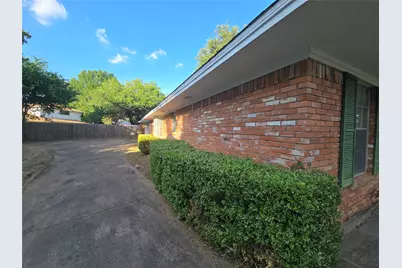 905 Glen Vista Drive N, Irving, TX 75061 - Photo 3