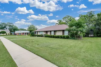 1706 Stagecoach Drive, Pantego, TX 76013 - Photo 3