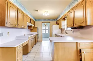 1706 Stagecoach Dr, Pantego, TX 76013 - Photo 5