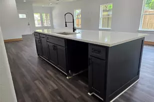 322 W Brownlee Ave, Dallas, TX 75224 - Photo 5