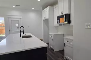 322 W Brownlee Ave, Dallas, TX 75224 - Photo 7