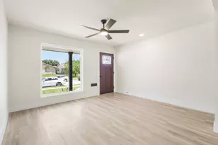 2134 Bowie Dr, Carrollton, TX 75006 - Photo 9