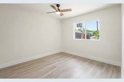 2134 Bowie Drive, Carrollton, TX 75006 - Photo 17