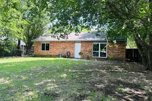 914 Clark Trail, Grand Prairie, TX 75052 - Photo 3