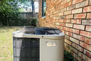 914 Clark Trail, Grand Prairie, TX 75052 - Photo 5
