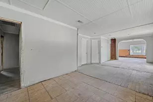 829 W Walker St, Denison, TX 75020 - Photo 11