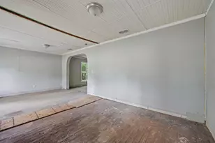 829 W Walker St, Denison, TX 75020 - Photo 5