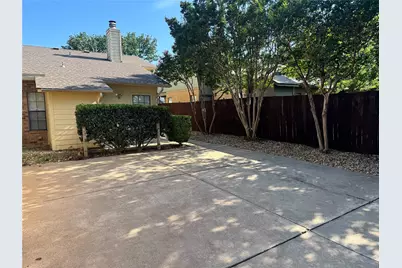 614 Canterbury Street, Euless, TX 76039 - Photo 21