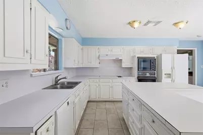 1814 Briarcrest Lane, Arlington, TX 76012 - Photo 17