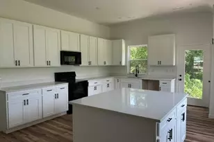 106 E Miller St, Whitewright, TX 75491 - Photo 9