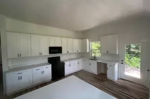 106 E Miller St, Whitewright, TX 75491 - Photo 9