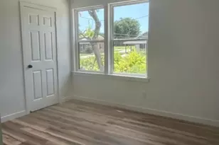 106 E Miller St, Whitewright, TX 75491 - Photo 17