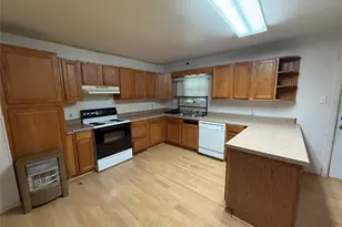 1003 Euclid St, Cleburne, TX 76033 - Photo 3