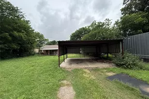 1003 Euclid St, Cleburne, TX 76033 - Photo 9