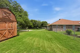 3910 View Point Dr, Granbury, TX 76048 - Photo 25