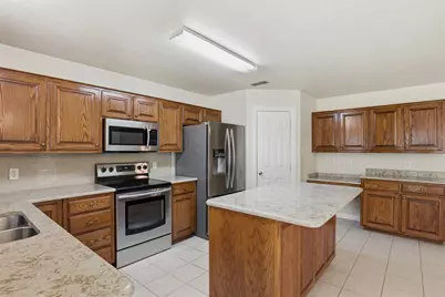 3910 View Point Drive, Granbury, TX 76048 - Photo 9