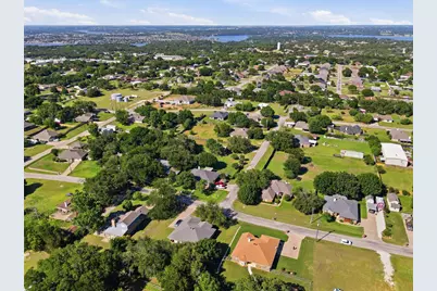 3910 View Point Drive, Granbury, TX 76048 - Photo 31
