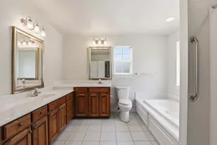 3910 View Point Dr, Granbury, TX 76048 - Photo 13