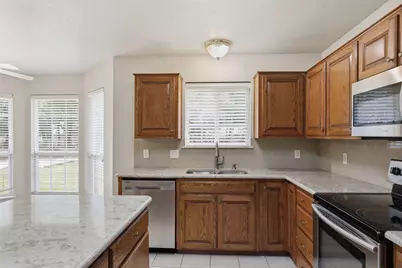 3910 View Point Drive, Granbury, TX 76048 - Photo 11