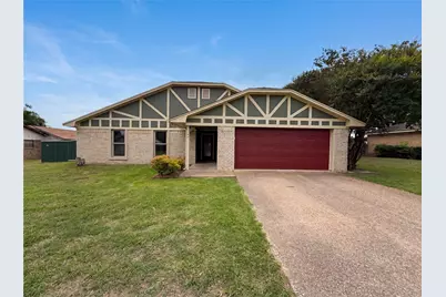 208 Dakota Drive, Hewitt, TX 76643 - Photo 1