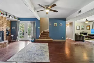 820 N Bowen Rd, Arlington, TX 76012 - Photo 5