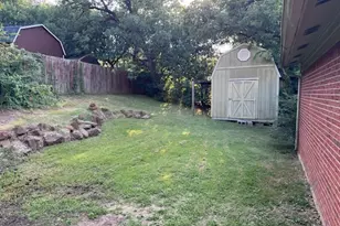 820 N Bowen Rd, Arlington, TX 76012 - Photo 39
