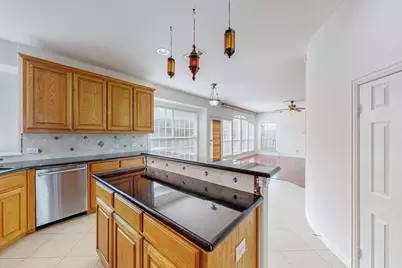 8609 Rugby Drive, Irving, TX 75063 - Photo 15