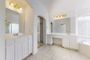 8609 Rugby Dr, Irving, TX 75063 - Photo 23