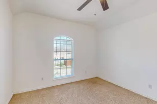 8609 Rugby Dr, Irving, TX 75063 - Photo 31