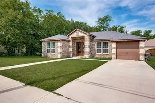 343 N Morris St, Gainesville, TX 76240 - Photo 3