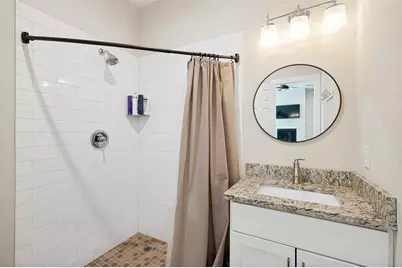 343 N Morris Street, Gainesville, TX 76240 - Photo 17