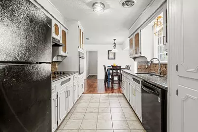 4300 Barcelona Drive, Fort Worth, TX 76133 - Photo 15