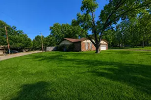 120 Juniper Dr, Palestine, TX 75803 - Photo 1