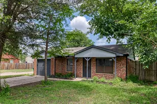 447 Vincent St, Cedar Hill, TX 75104 - Photo 3