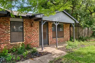 447 Vincent St, Cedar Hill, TX 75104 - Photo 5