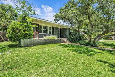 2340 Lake Ridge Circle, Waco, TX 76710 - Photo 3
