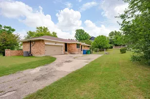 224 W Lanett Dr, DeSoto, TX 75115 - Photo 21