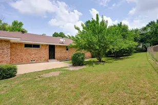 224 W Lanett Dr, DeSoto, TX 75115 - Photo 23
