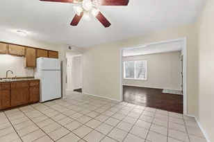 410 W Franklin St, Waxahachie, TX 75165 - Photo 1