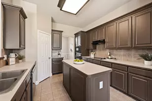 2717 Aston Meadows Dr, Haslet, TX 76052 - Photo 11