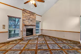 215 Ironbark Dr, Arlington, TX 76018 - Photo 7