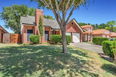 215 Ironbark Drive, Arlington, TX 76018 - Photo 3