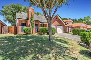 215 Ironbark Dr, Arlington, TX 76018 - Photo 3