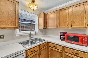 215 Ironbark Dr, Arlington, TX 76018 - Photo 19