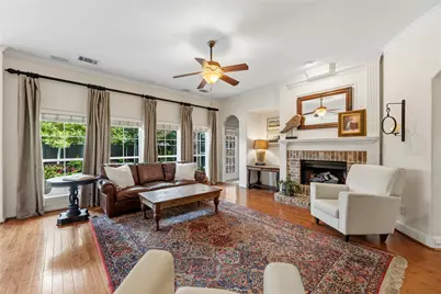 6909 Silver Oak Court, McKinney, TX 75072 - Photo 9
