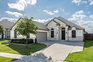 3667 Rolling Meadows Dr, Grand Prairie, TX 76065 - Photo 1